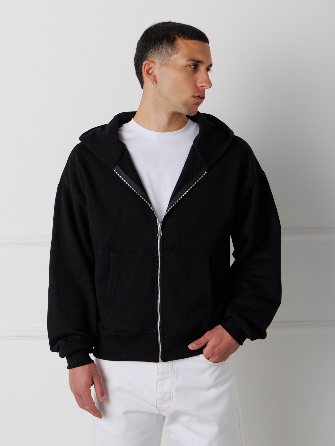ESSENTIAL ZIP HOODIE