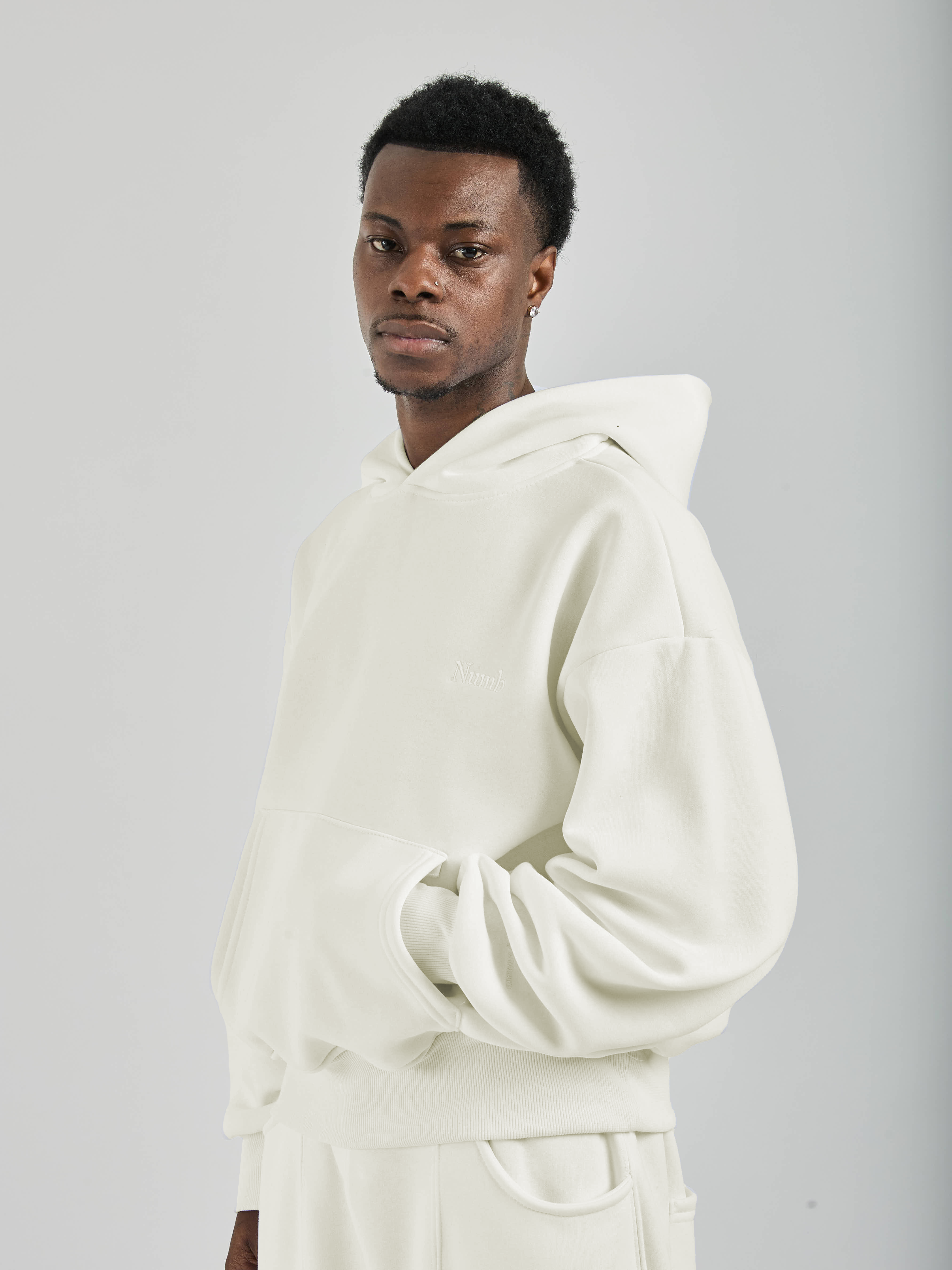 ESSENTIAL HOODIE
