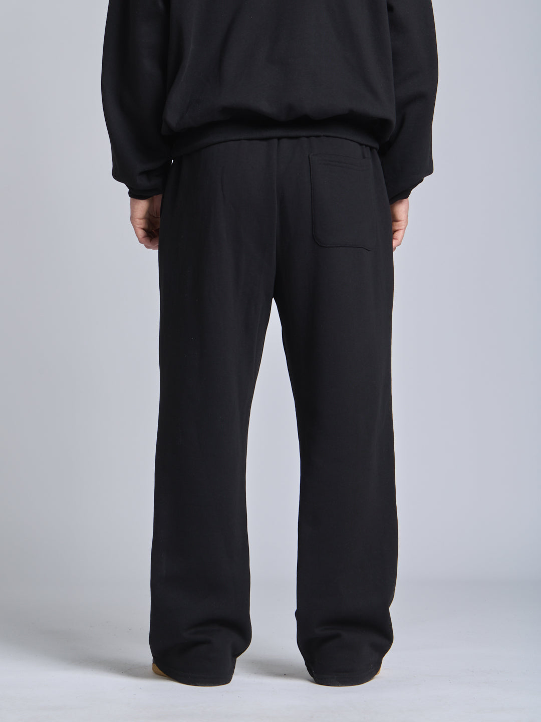 ESSENTIAL SWEATPANTS