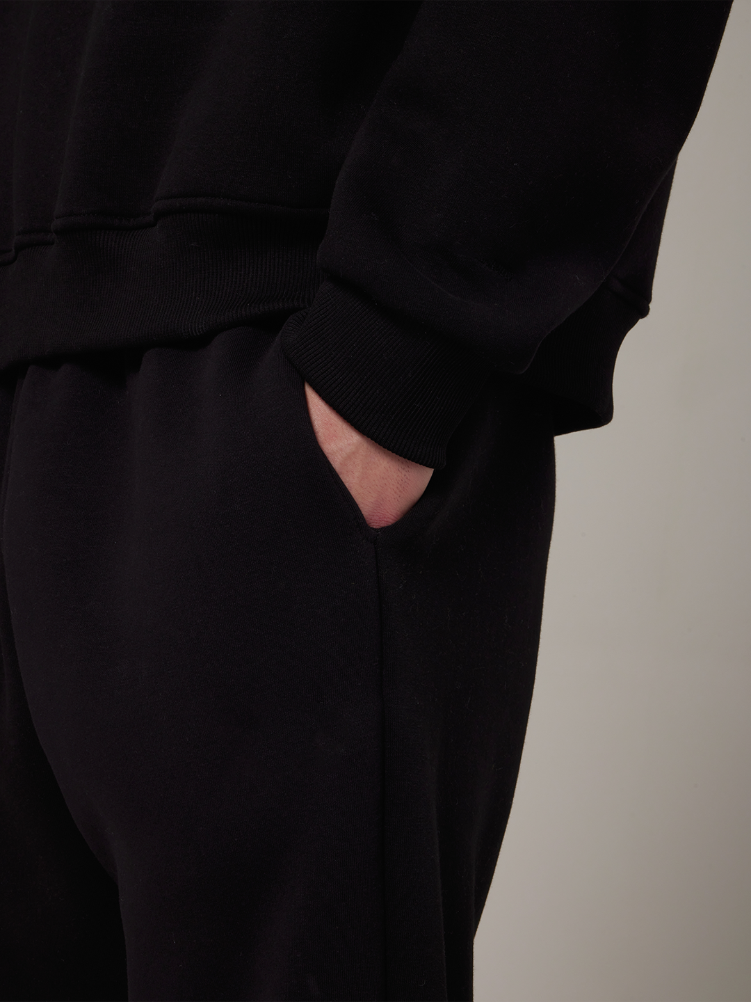 ESSENTIAL SWEATPANTS