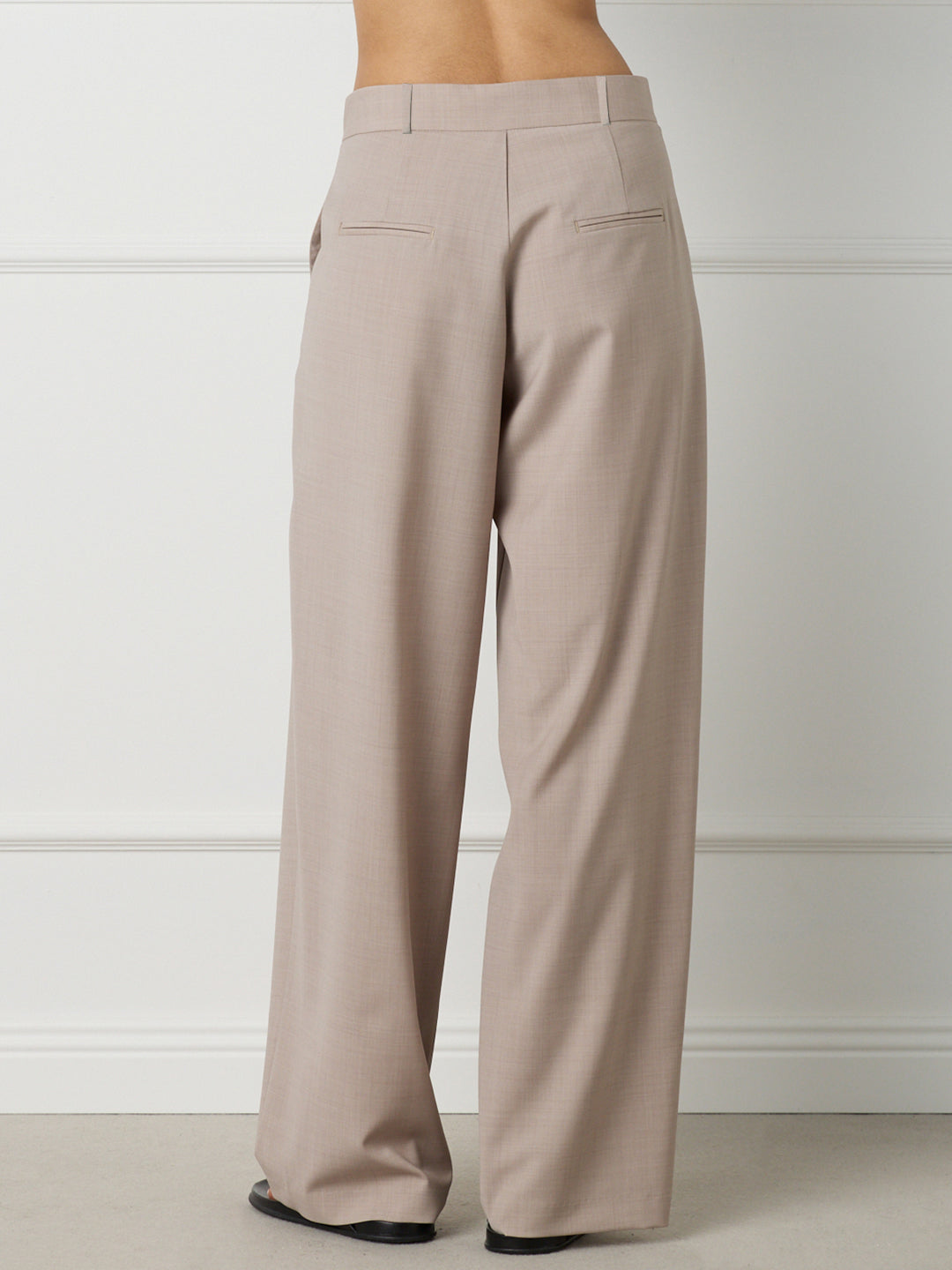 WOMAN SCULPTED TAILORED TROUSERS