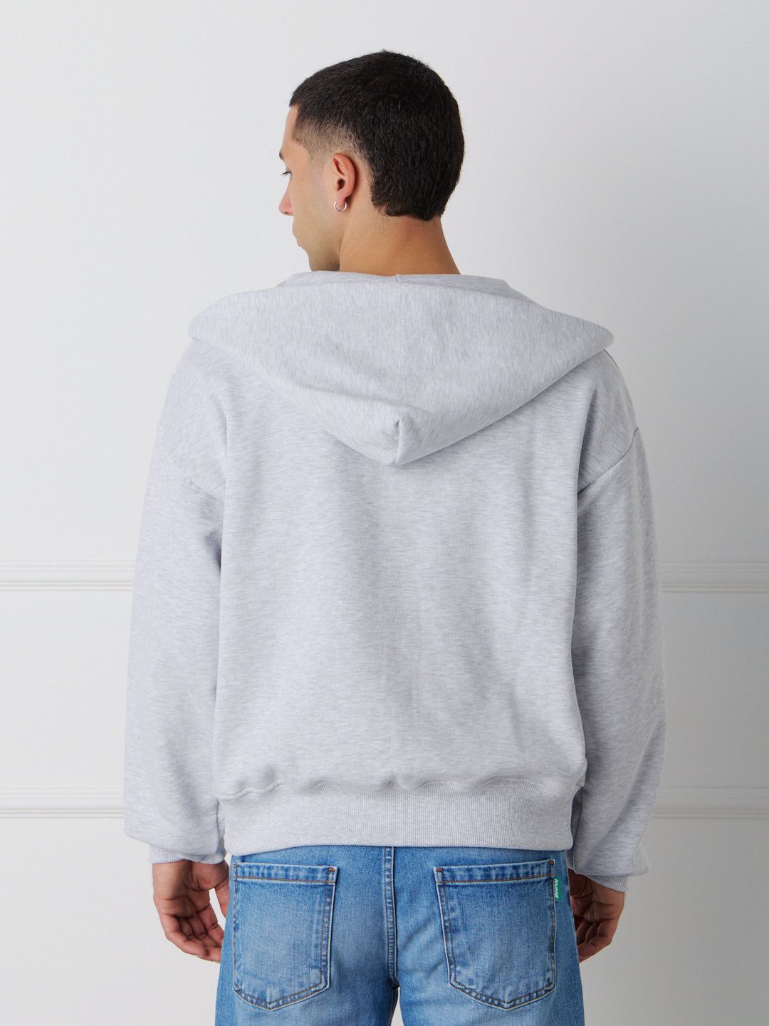 ESSENTIAL ZIP HOODIE