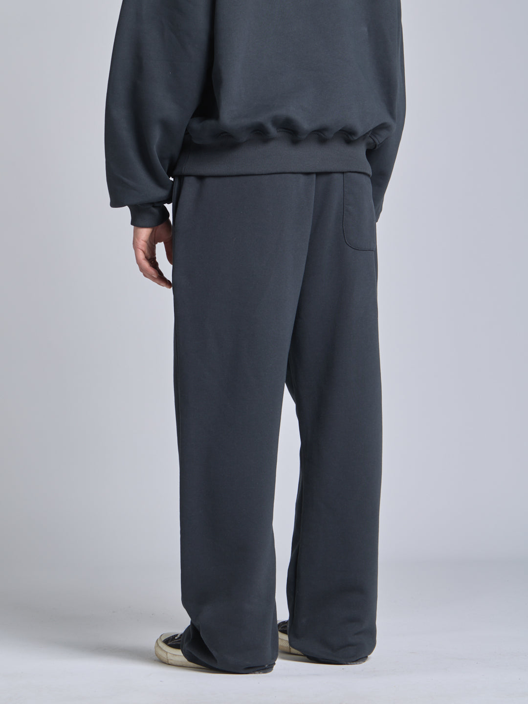 ESSENTIAL SWEATPANTS