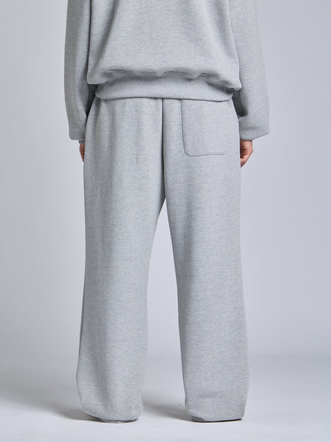 ESSENTIAL SWEATPANTS