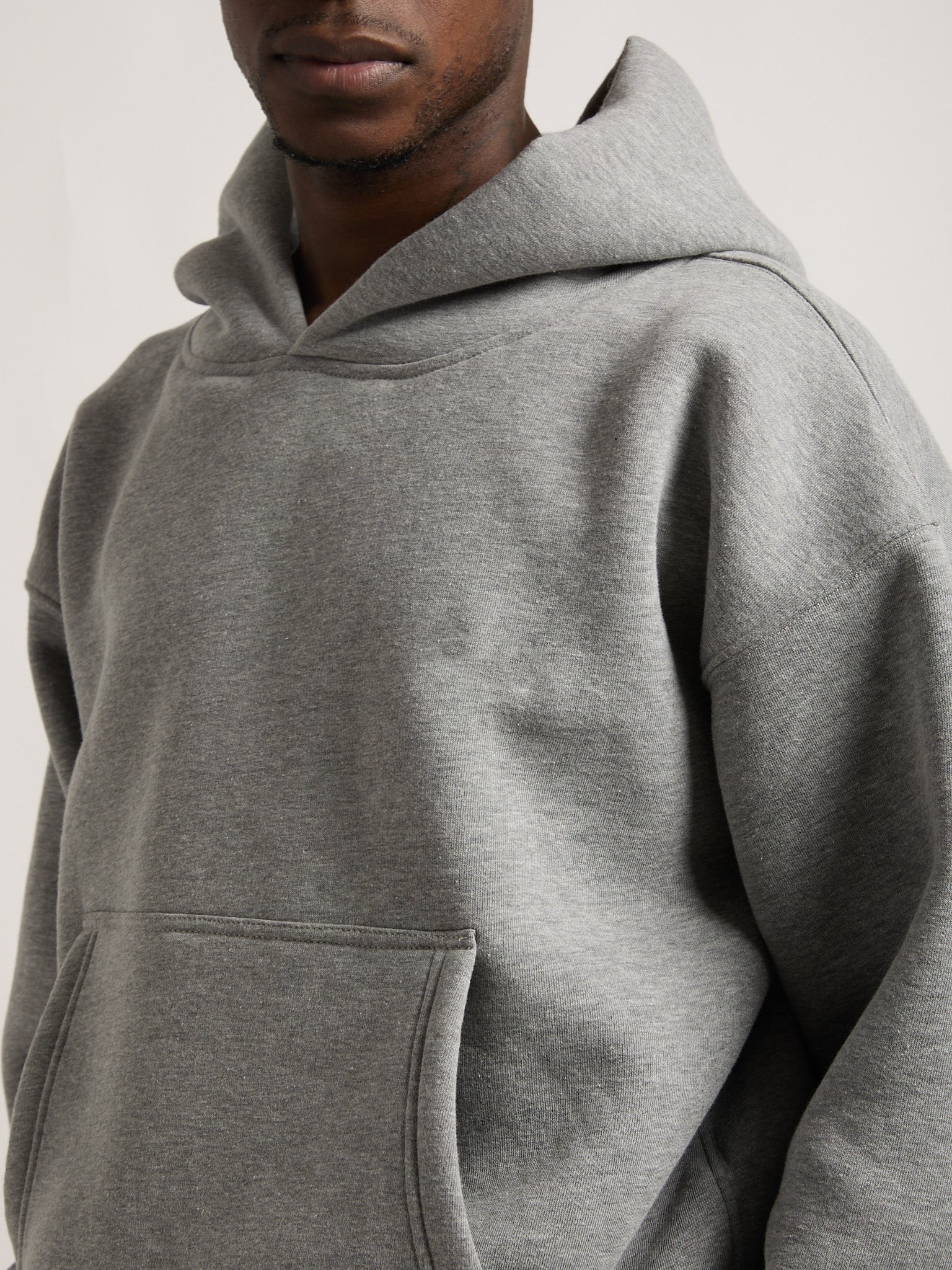 ESSENTIAL HOODIE