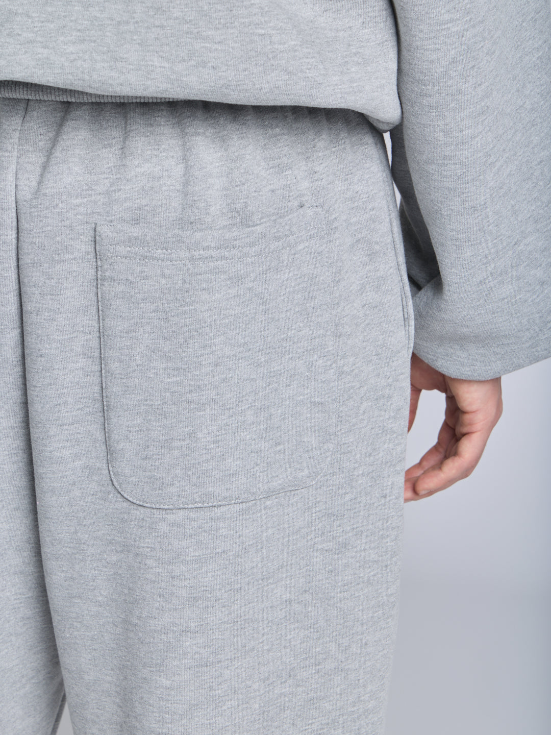 ESSENTIAL SWEATPANTS