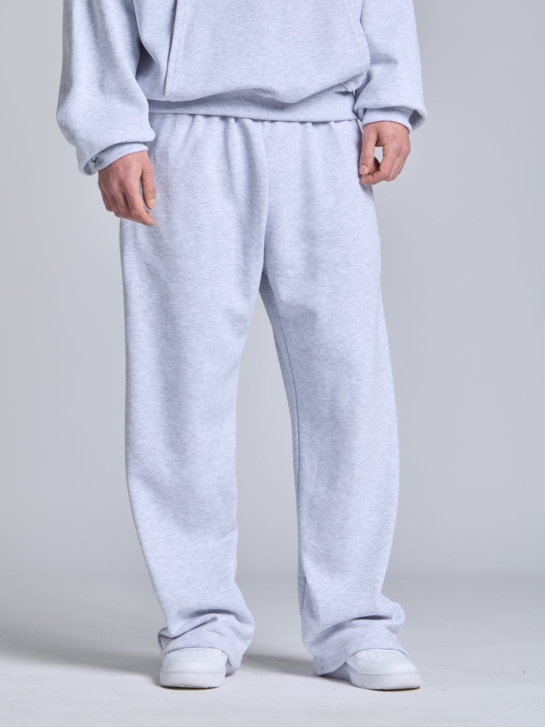 ESSENTIAL SWEATPANTS