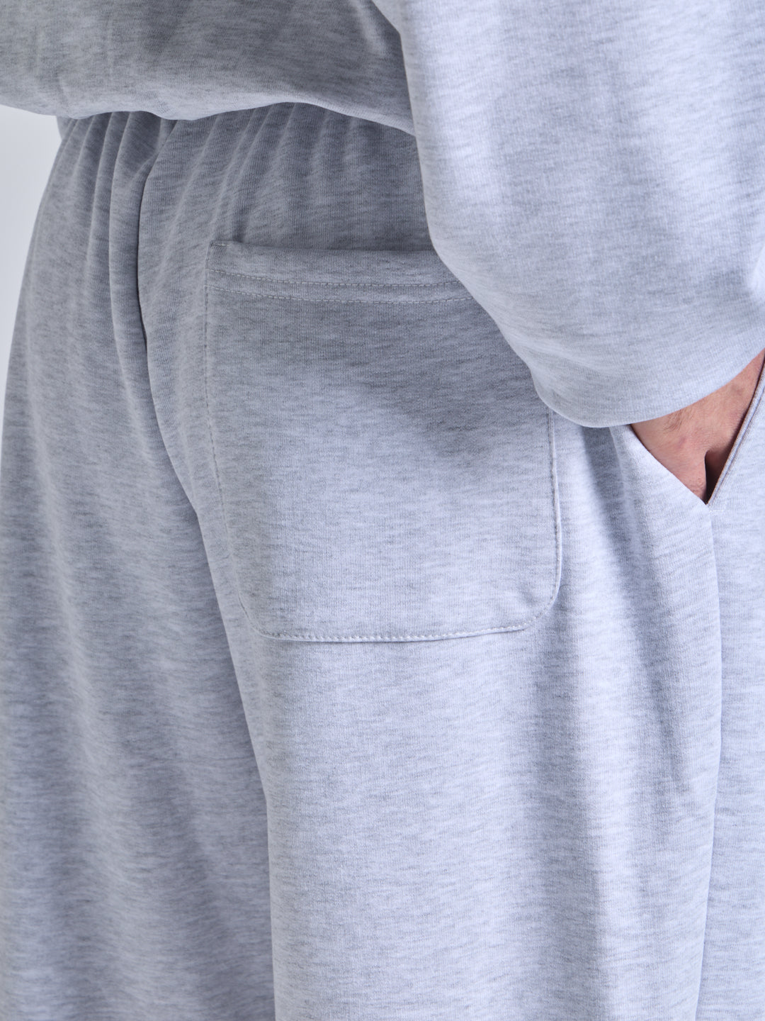 ESSENTIAL SWEATPANTS