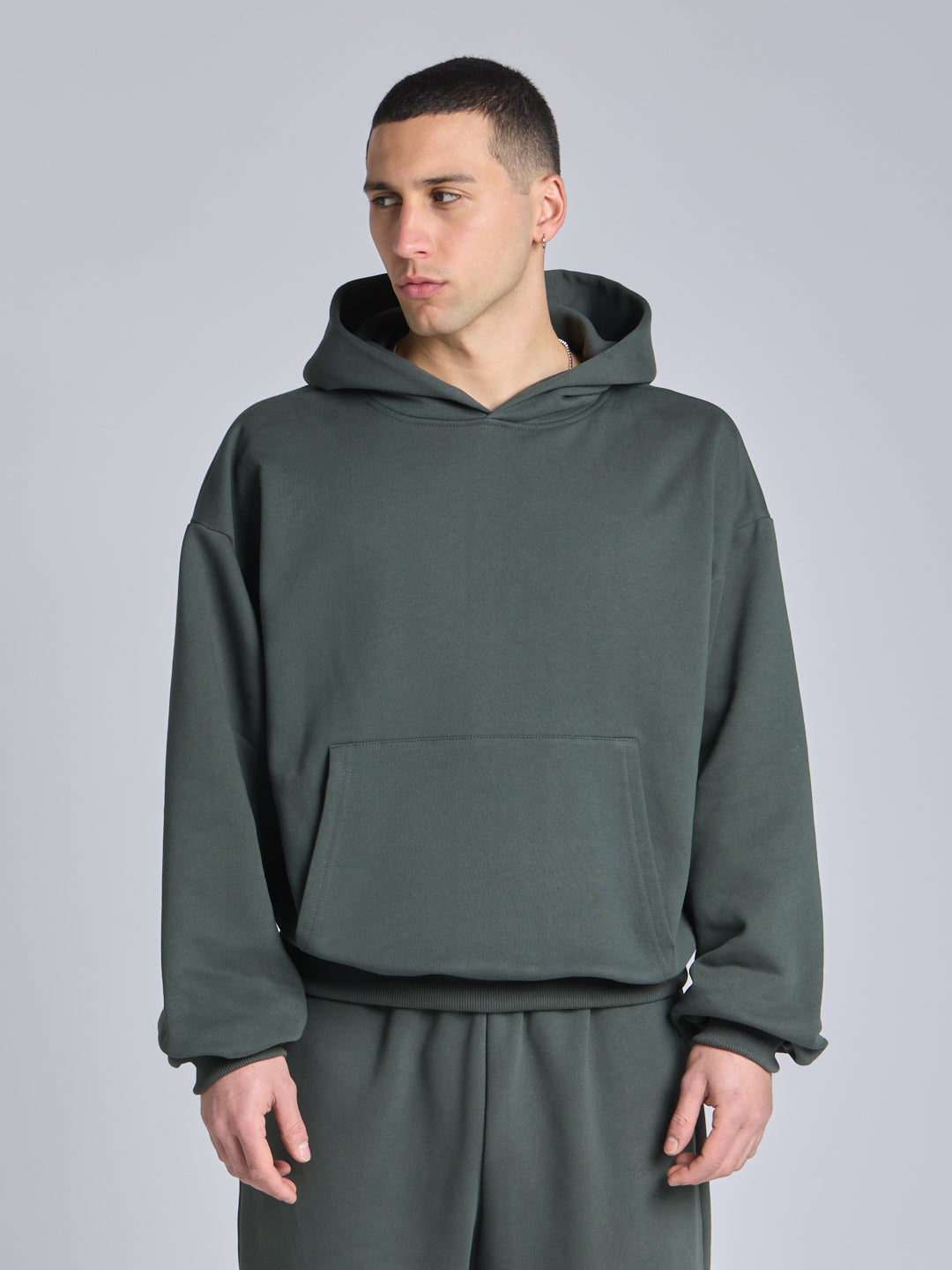 ESSENTIAL HOODIE