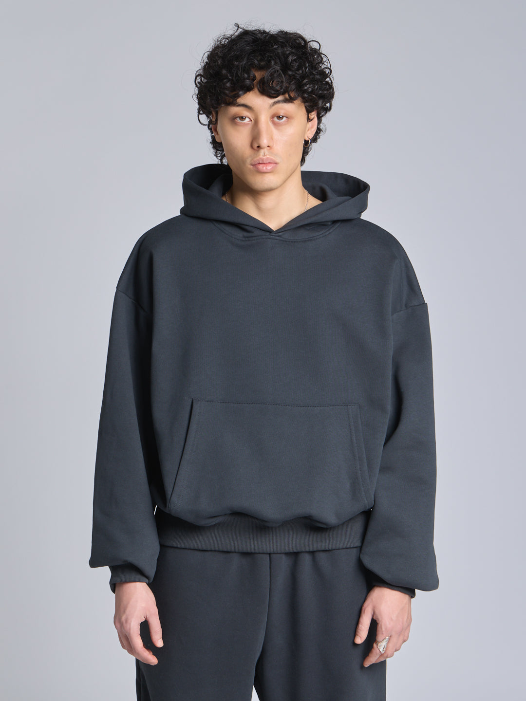 ESSENTIAL HOODIE