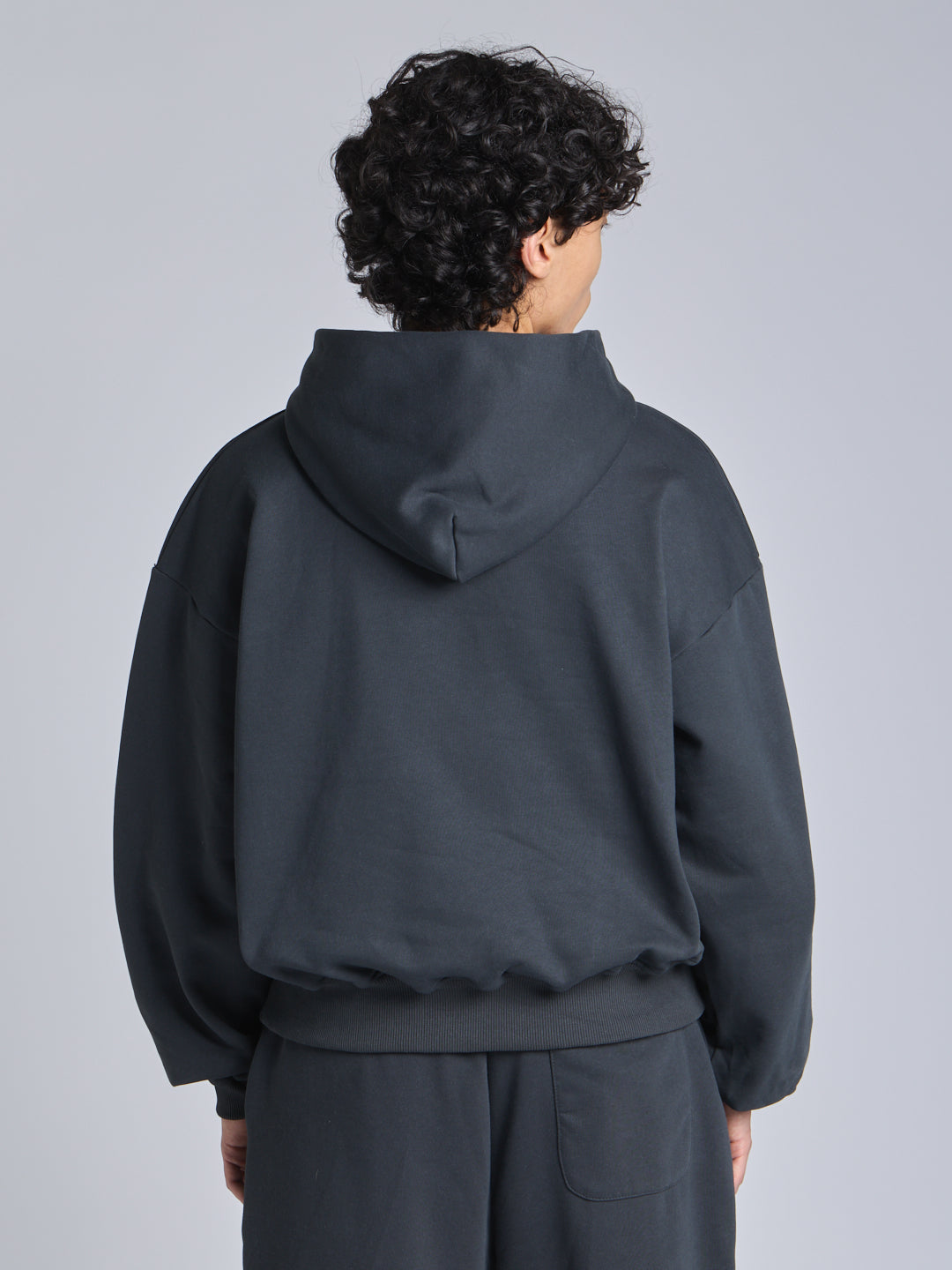 ESSENTIAL HOODIE