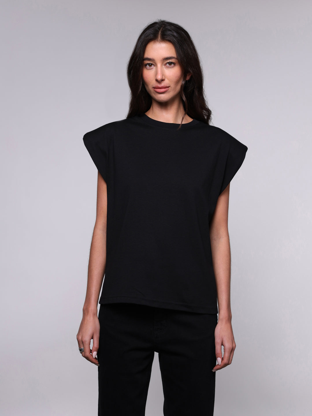 WOMEN'S PADDED SHOULDER SLEEVELESS