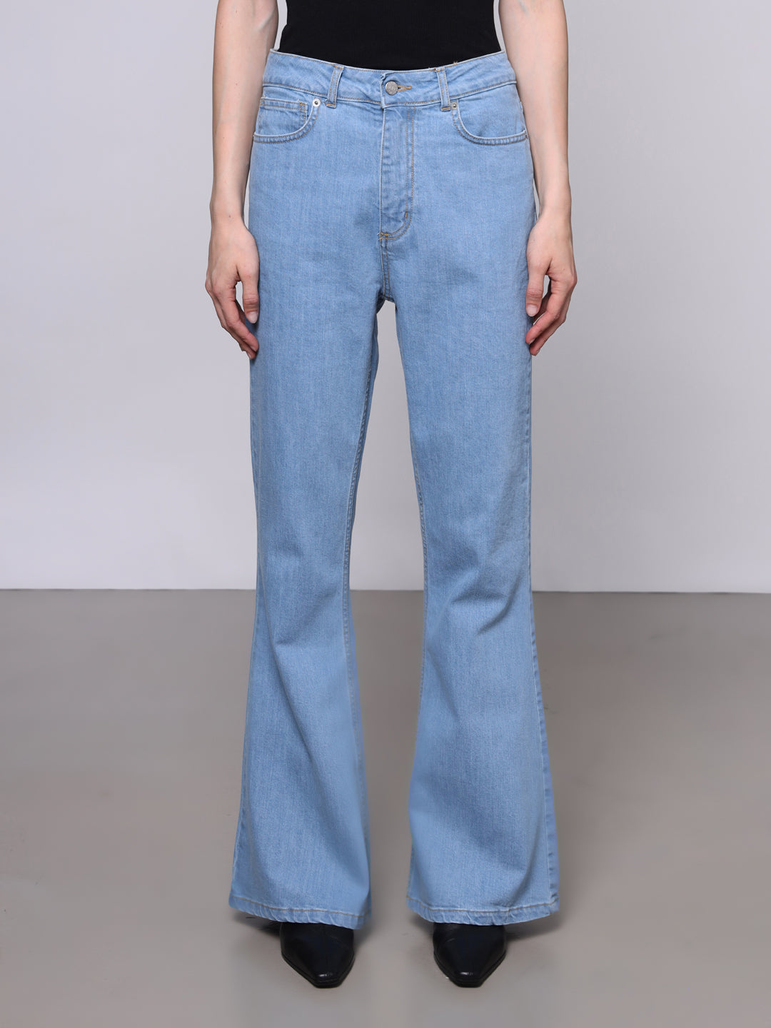 WOMEN'S FLARE DENIM