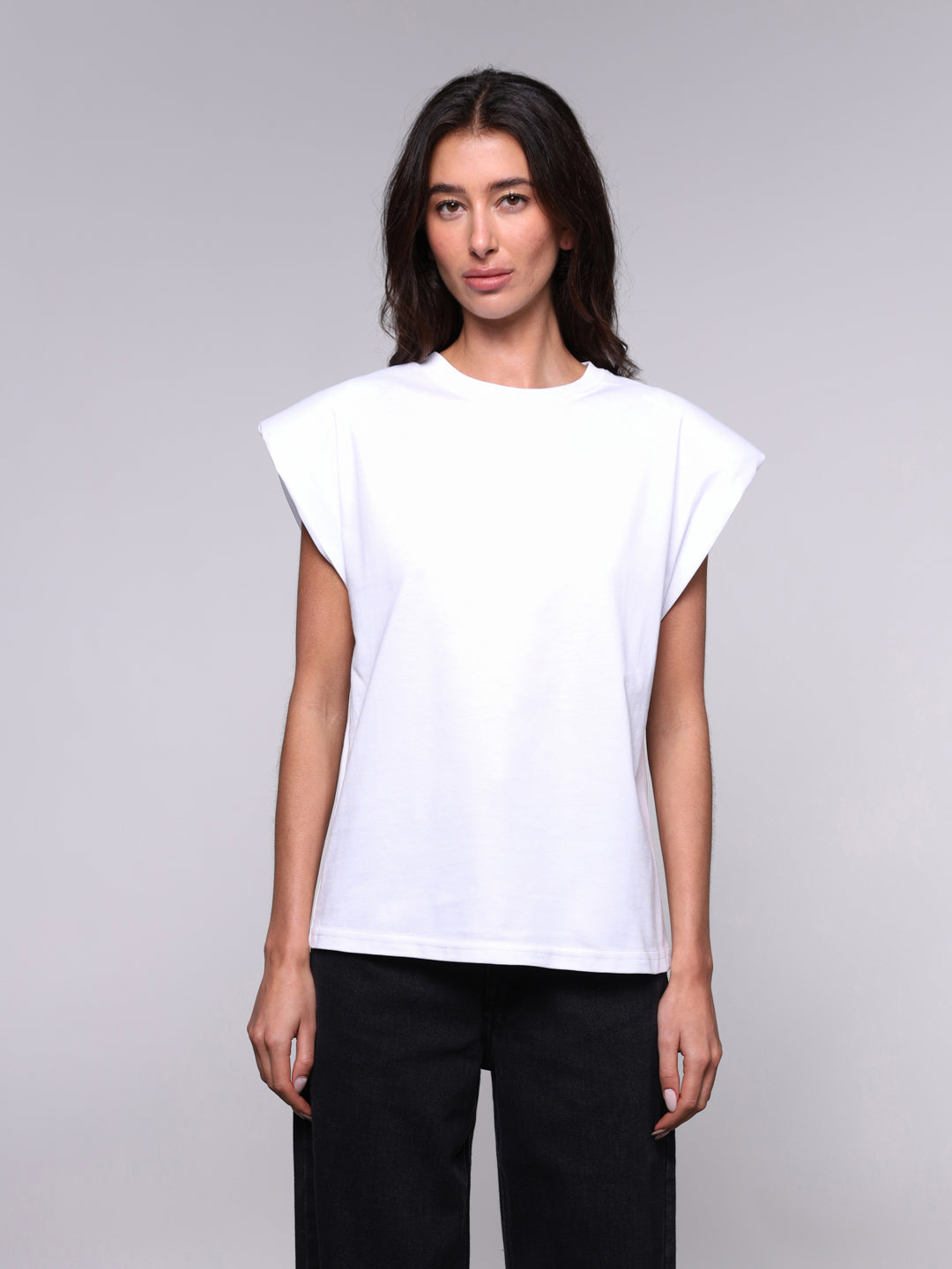 WOMEN'S PADDED SHOULDER SLEEVELESS