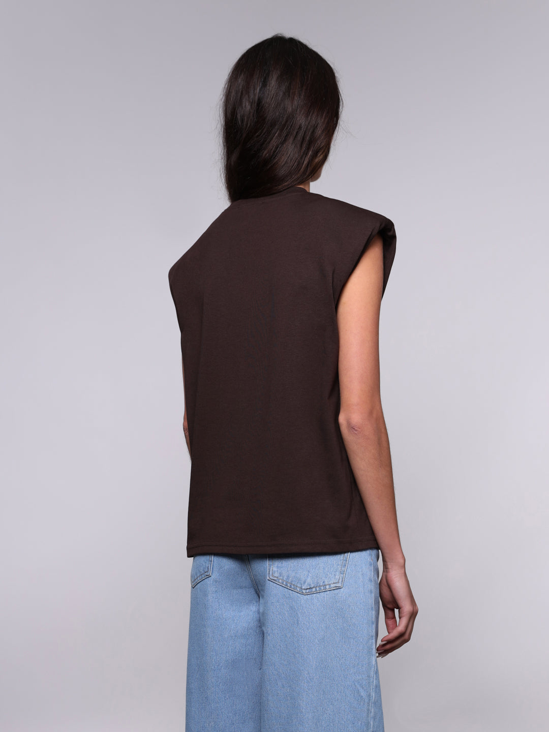 WOMEN'S PADDED SHOULDER SLEEVELESS