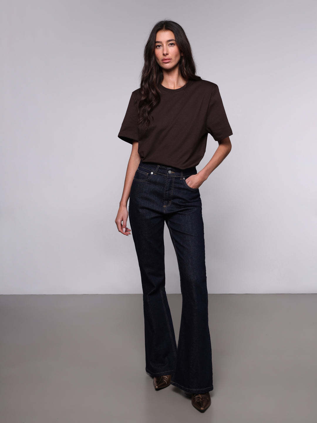WOMEN'S PADDED SHOULDERS T-SHIRT
