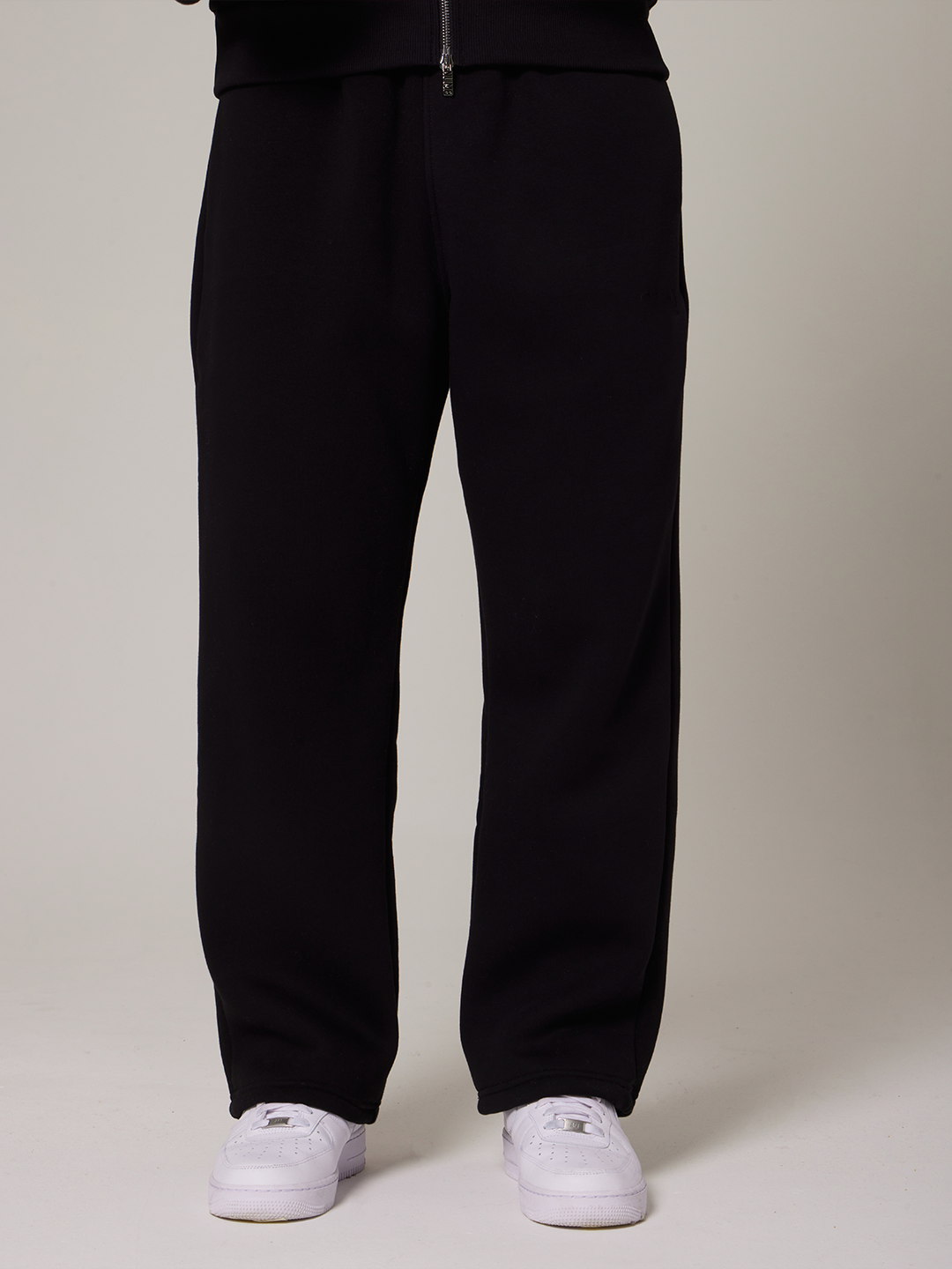 ESSENTIAL SWEATPANTS