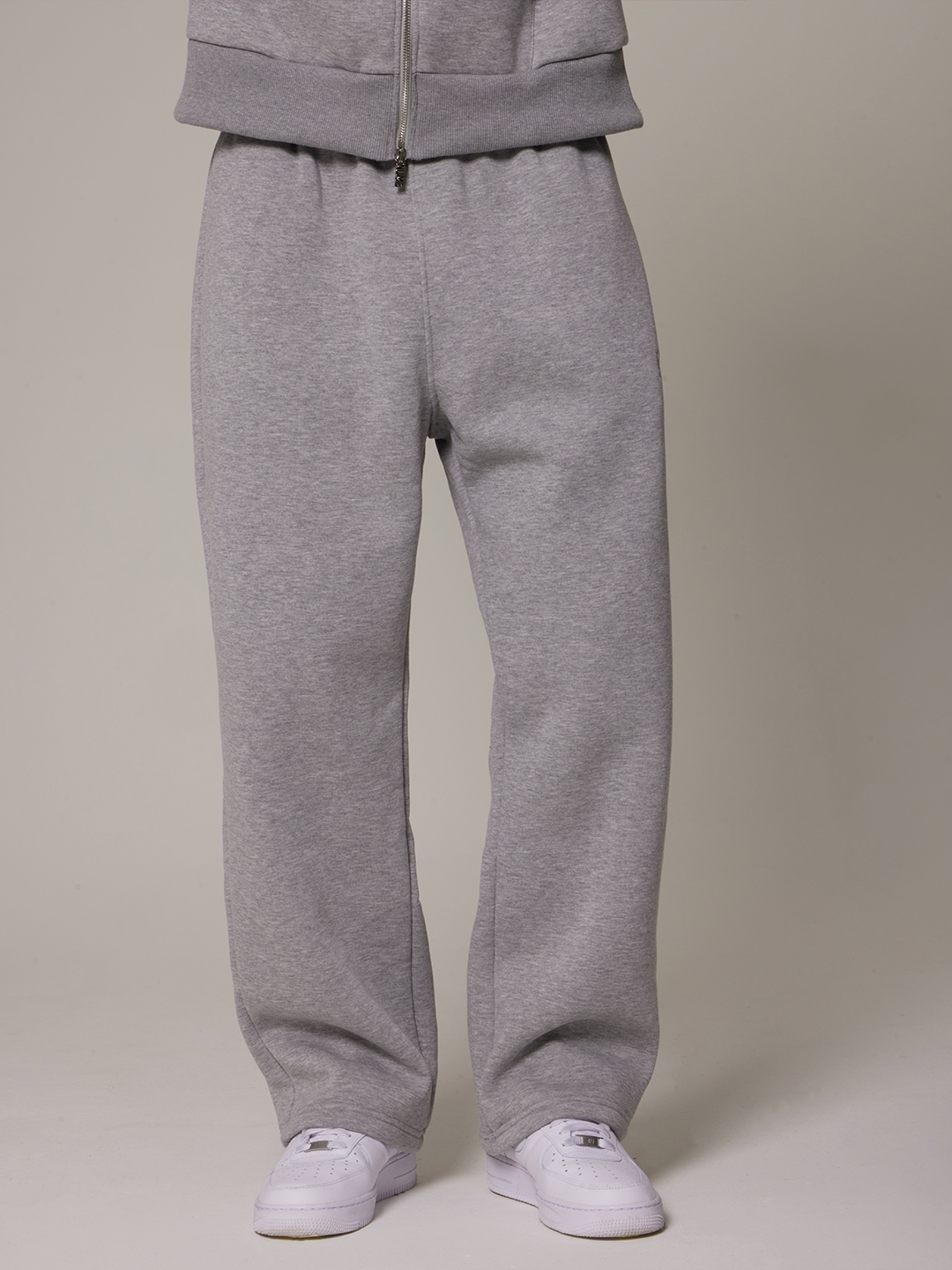 ESSENTIAL SWEATPANTS