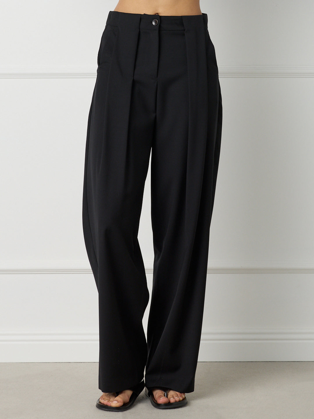 WOMAN SCULPTED TAILORED TROUSERS