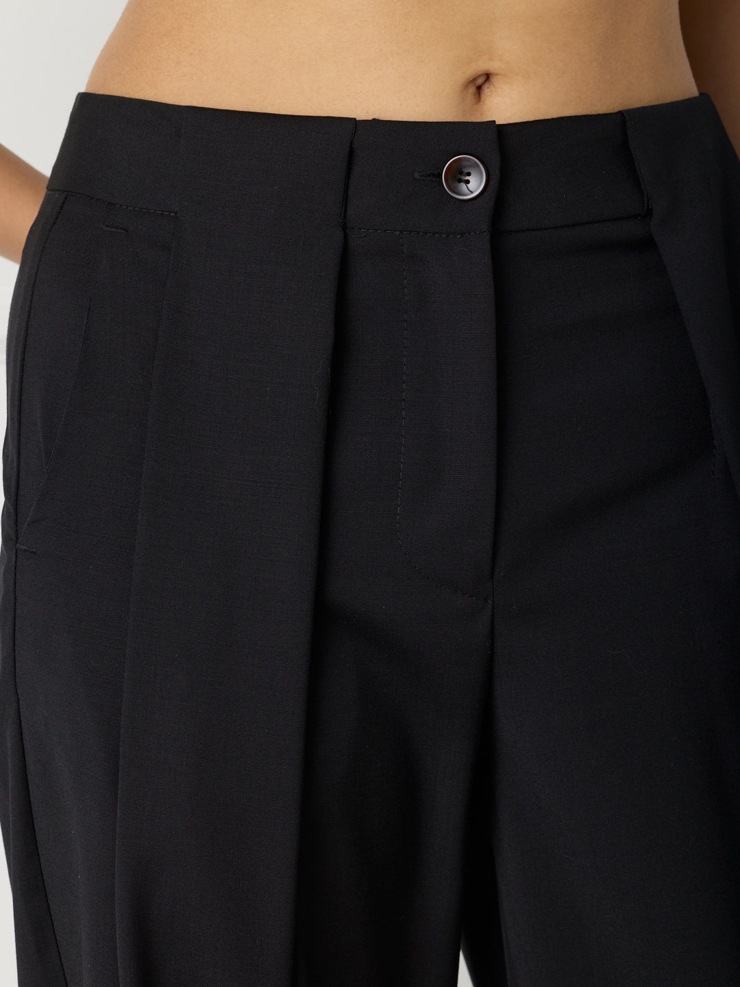 WOMAN SCULPTED TAILORED TROUSERS