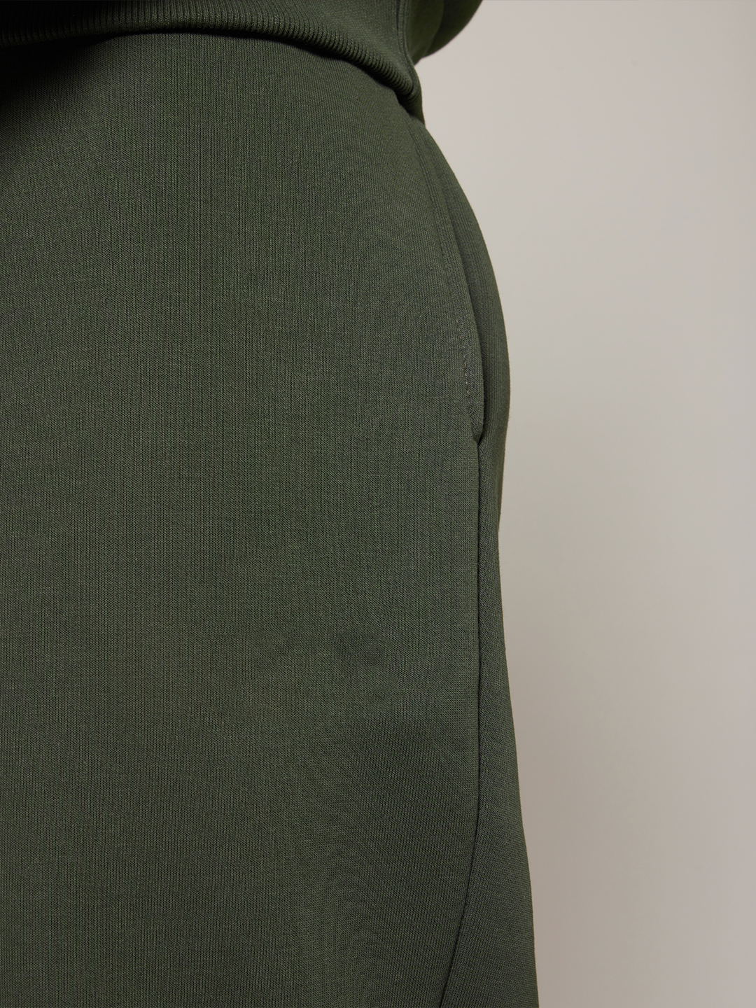 ESSENTIAL SWEATPANTS