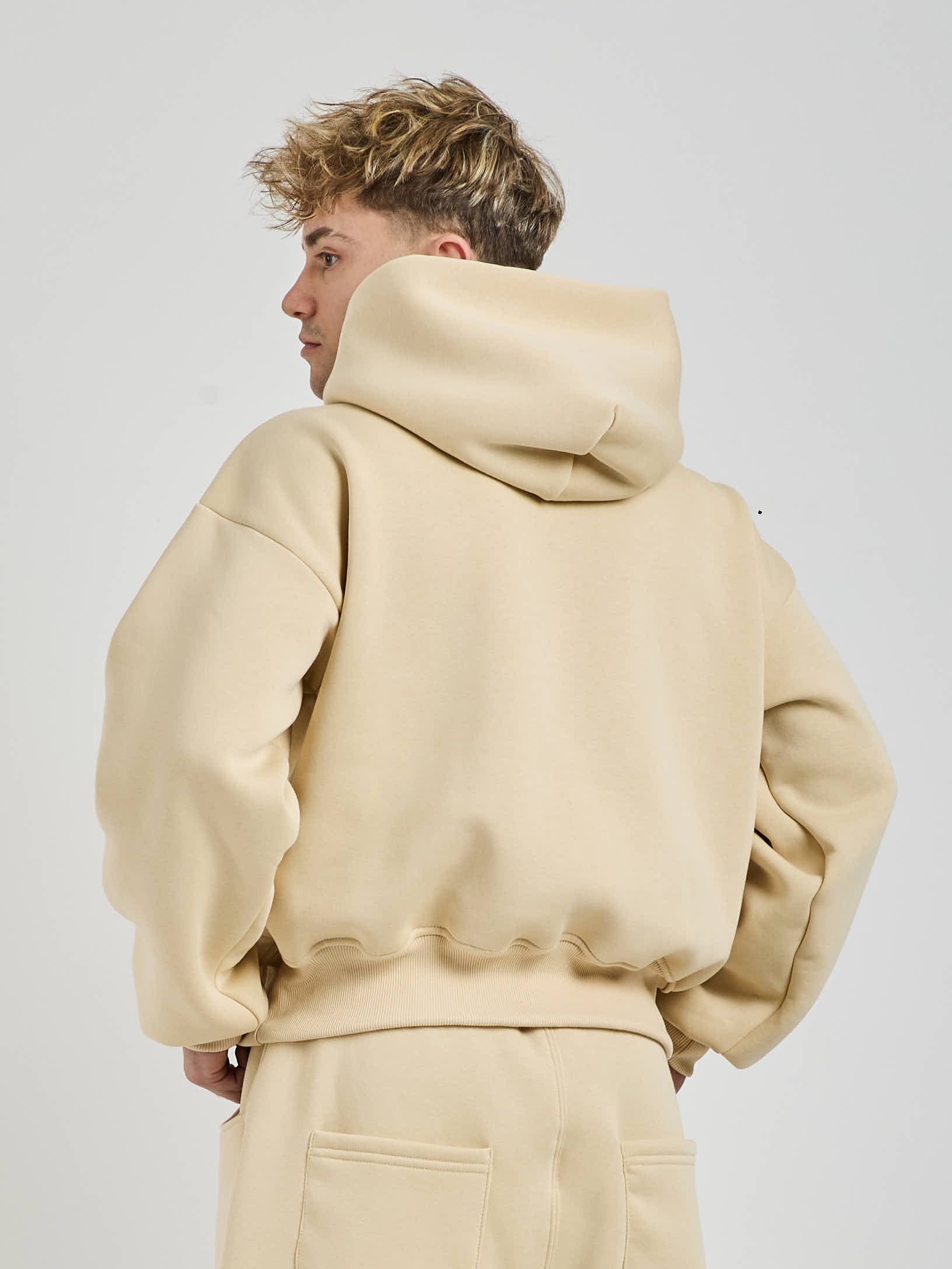 ESSENTIAL HOODIE