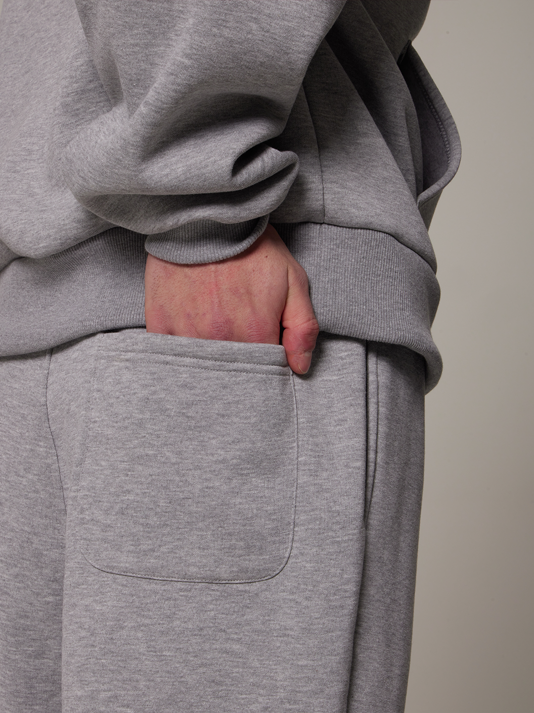 ESSENTIAL SWEATPANTS