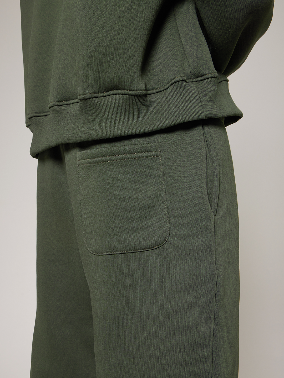 ESSENTIAL SWEATPANTS