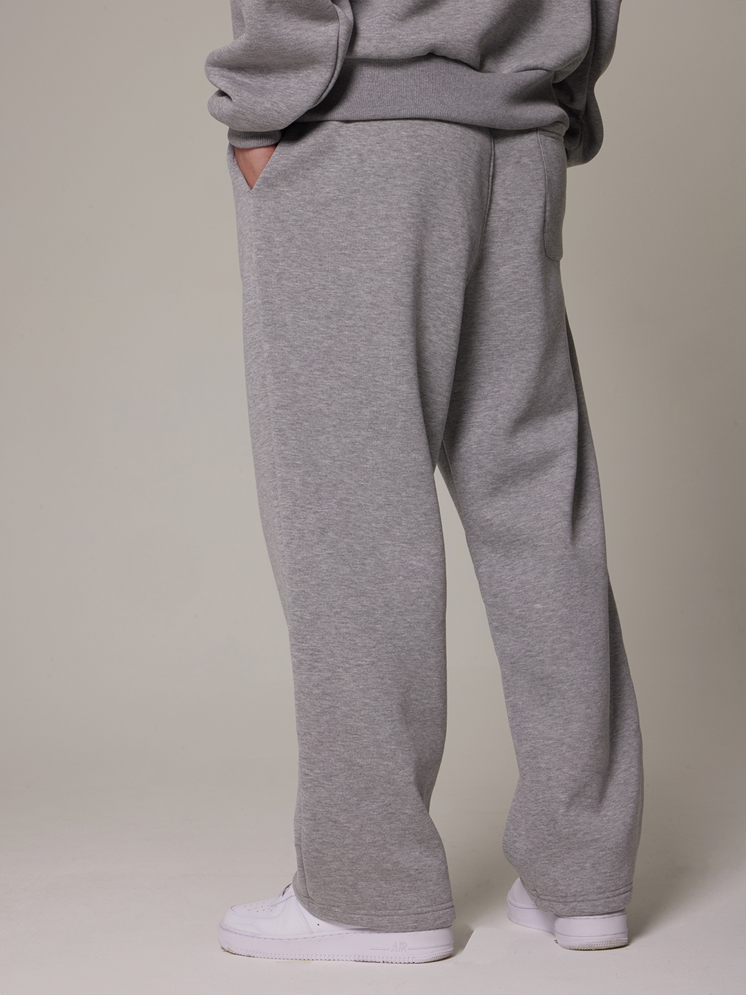 ESSENTIAL SWEATPANTS