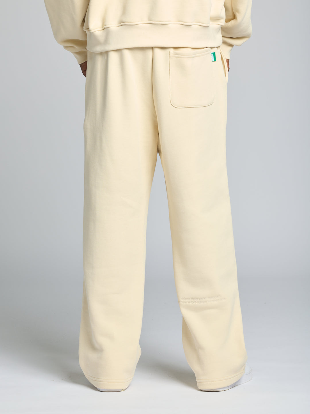 SWEATPANTS